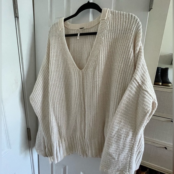 Free People cream sweater - Picture 2 of 4